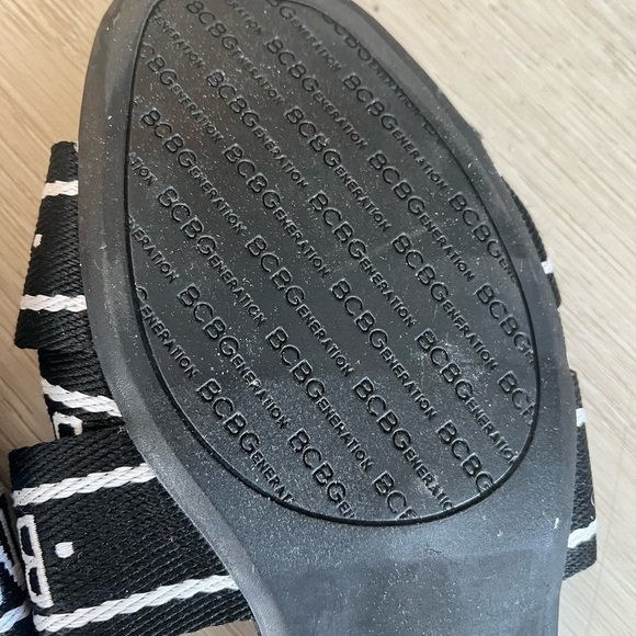 BCBGeneration BCBG Krista Black White Krista Logo Flat Sandals Slides Size 8 - Picture 6 of 6